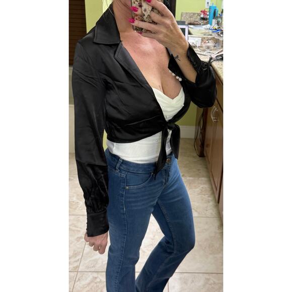 Top Chic black tie waist satin look pearl buttons long sleeve NWT small $68 - Picture 4 of 8